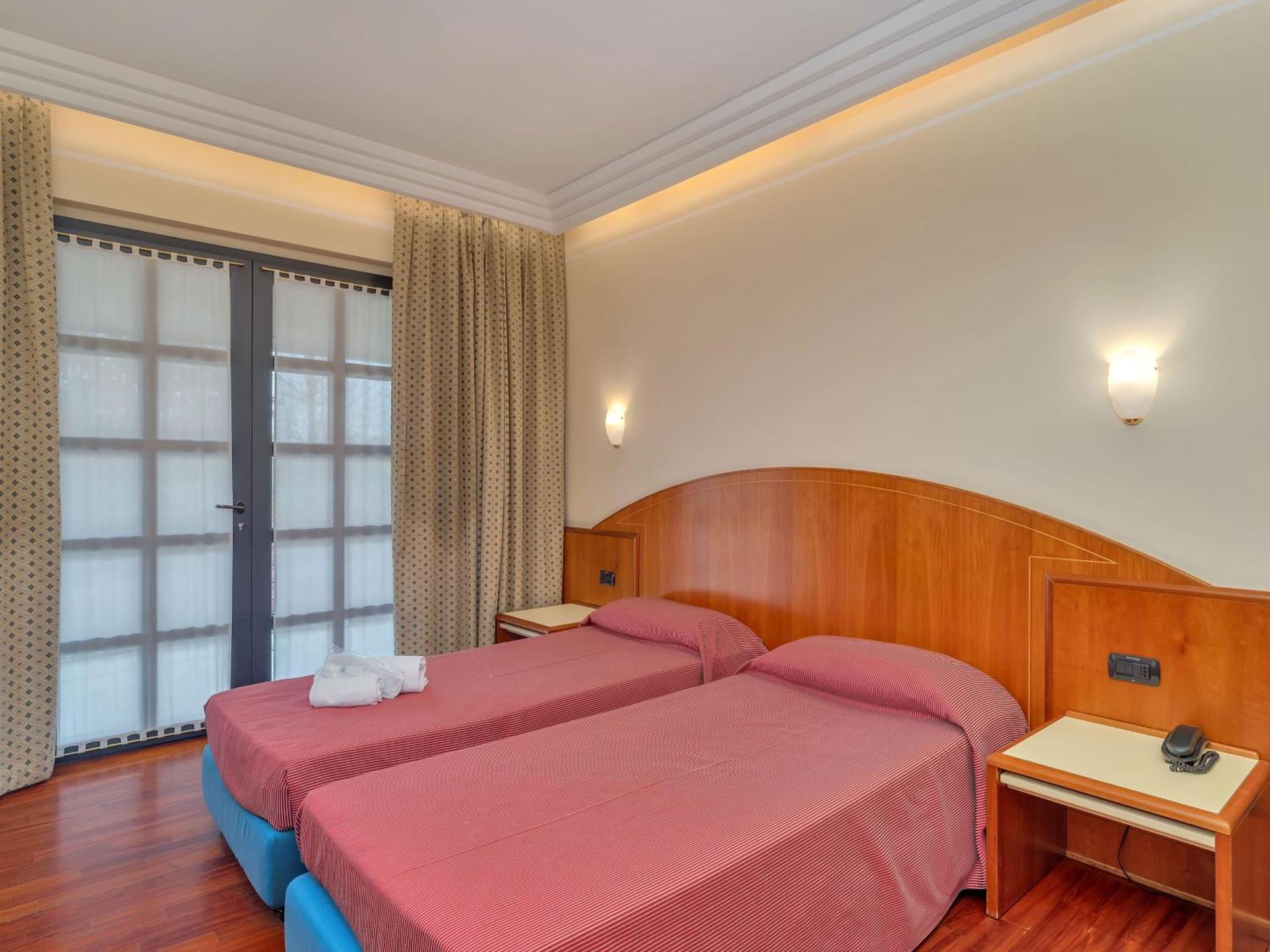 B&B Hotels Hotel Prestige Ornago Exterior photo
