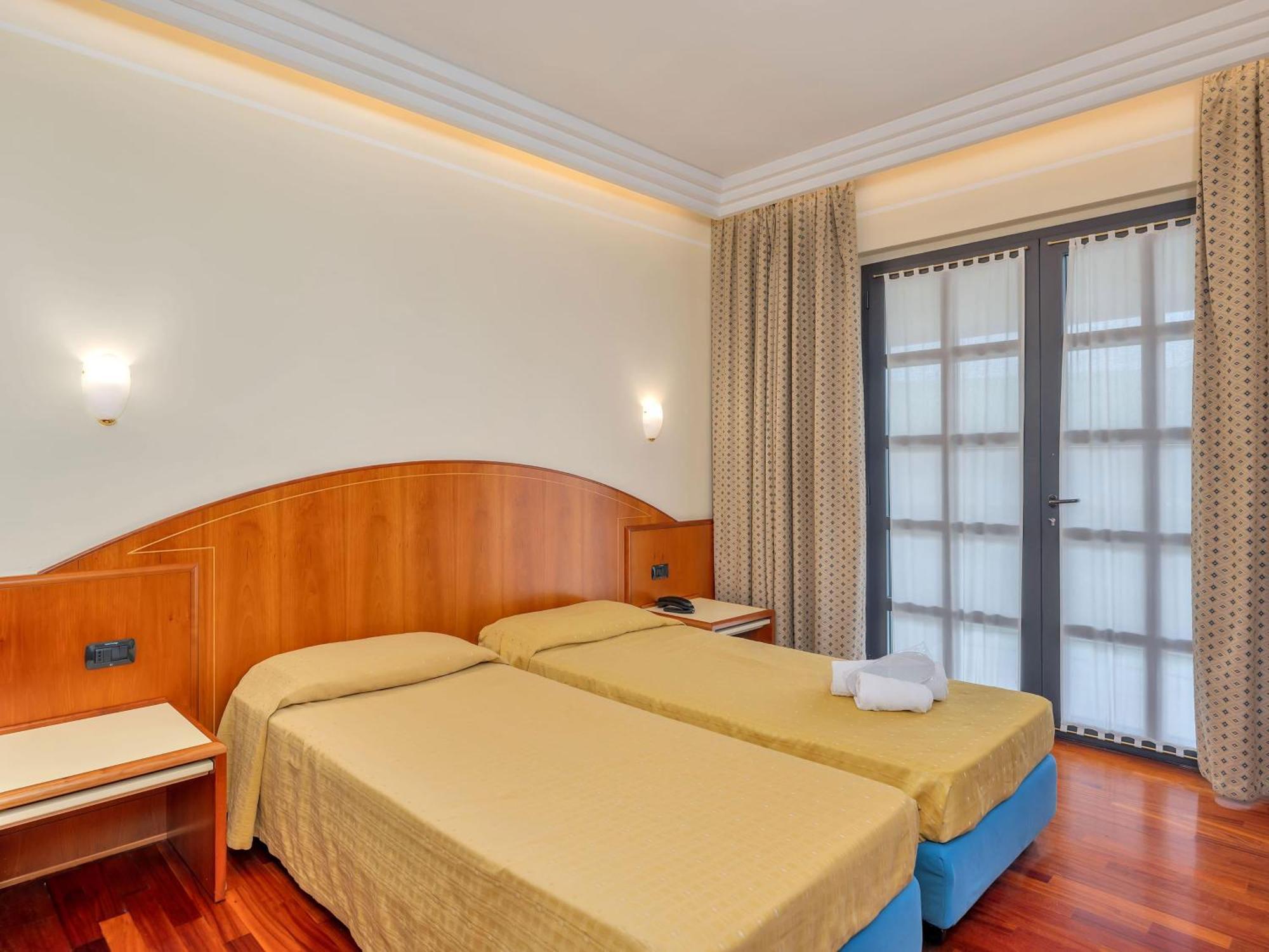 B&B Hotels Hotel Prestige Ornago Exterior photo