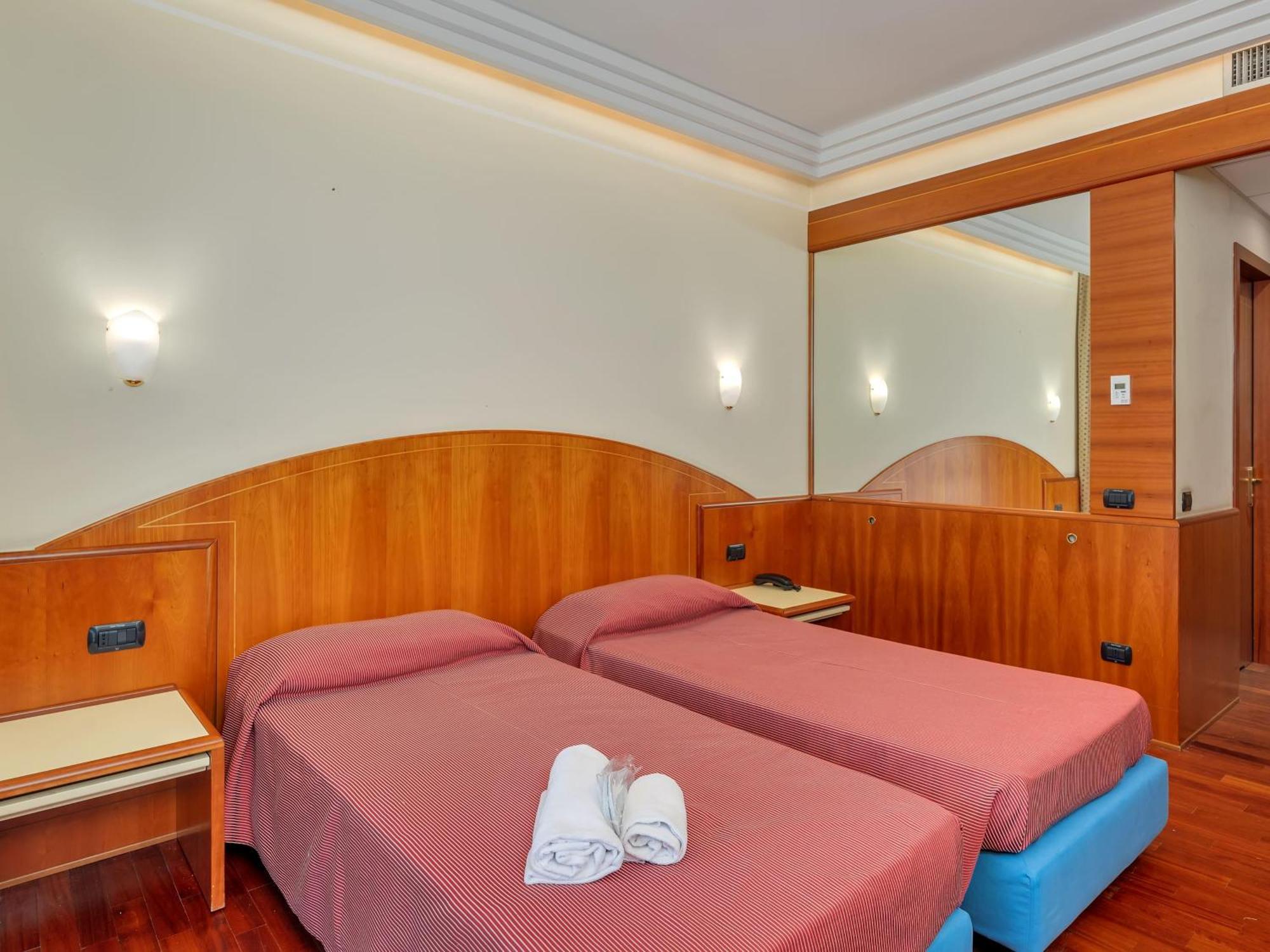 B&B Hotels Hotel Prestige Ornago Exterior photo