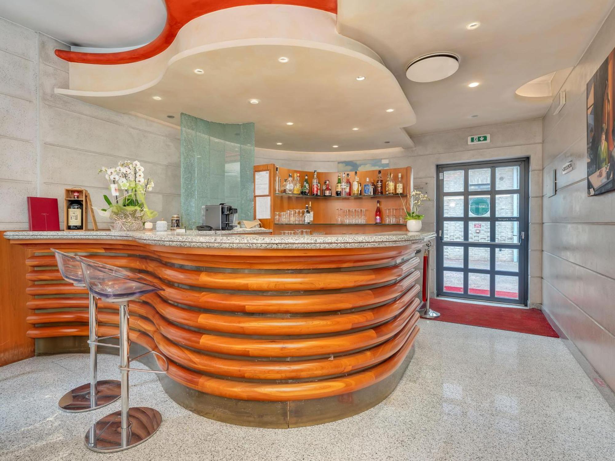 B&B Hotels Hotel Prestige Ornago Exterior photo