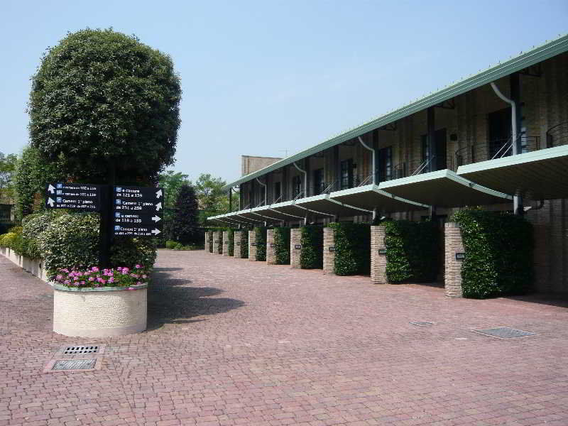 B&B Hotels Hotel Prestige Ornago Exterior photo