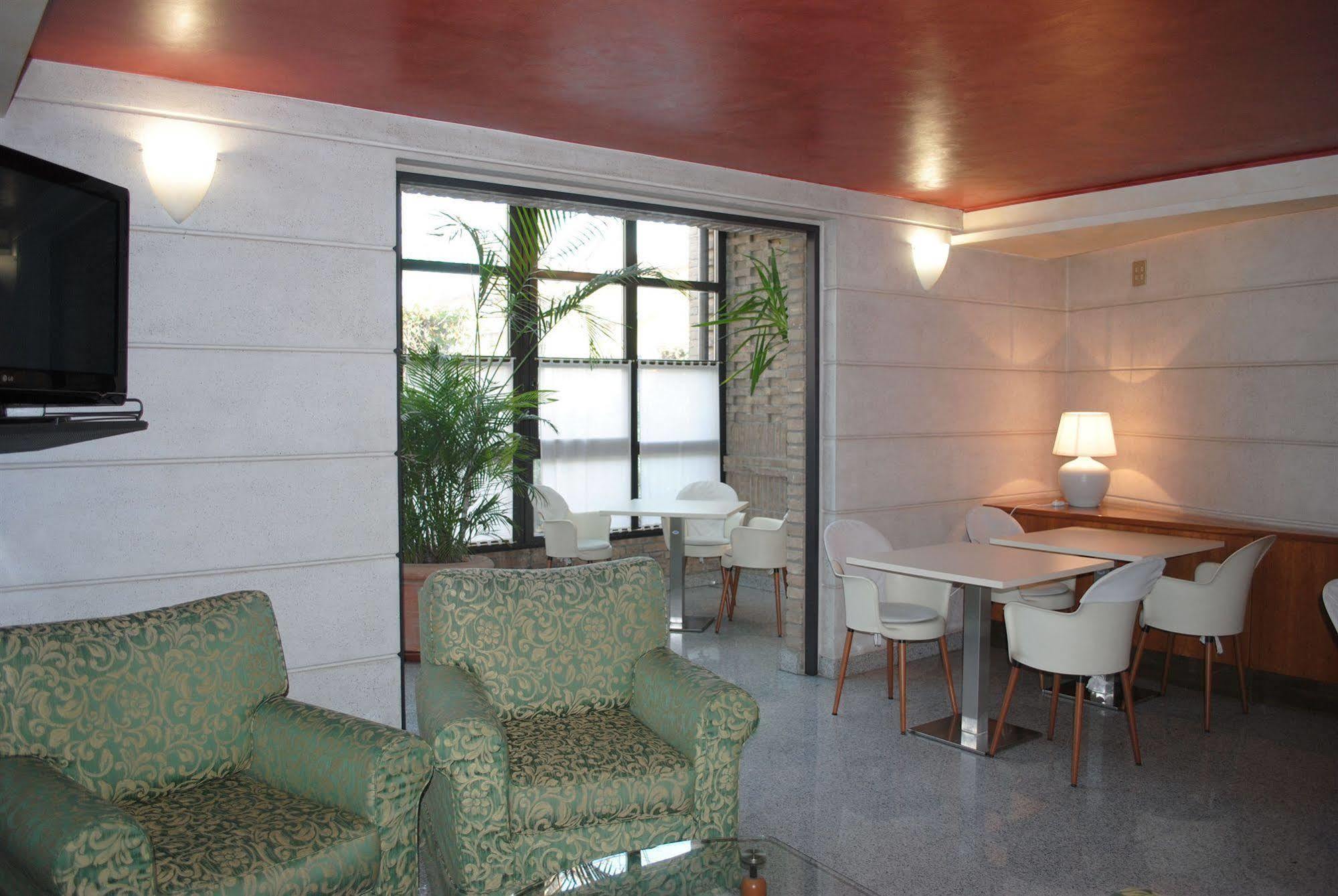 B&B Hotels Hotel Prestige Ornago Exterior photo